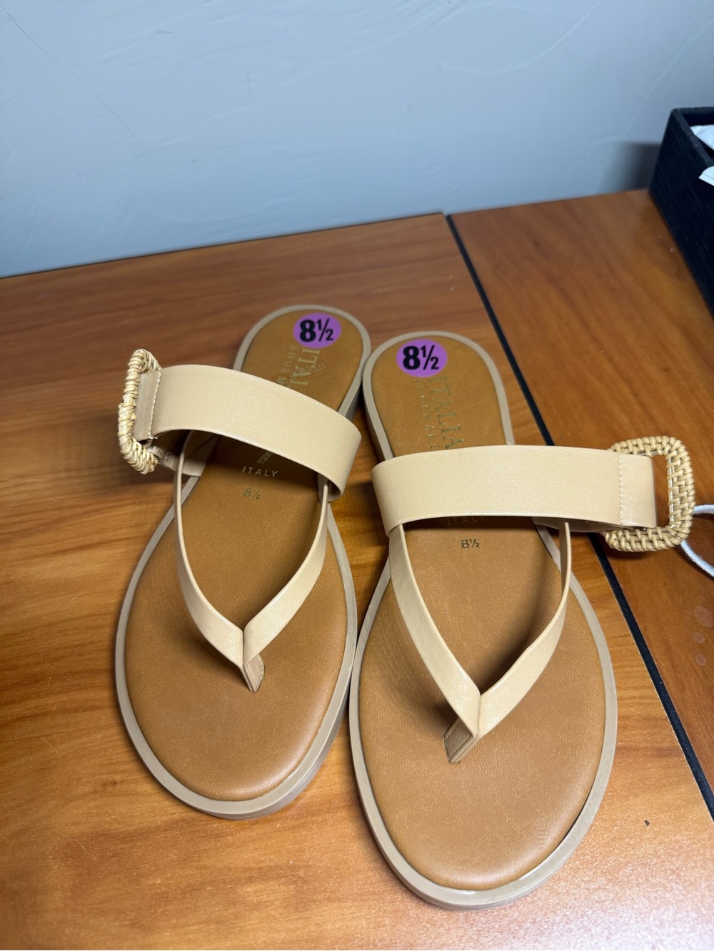 NWOT Italian Shoemaker Slip On Thong Sandal Flip Flop Ratan Buckle Beige Cream